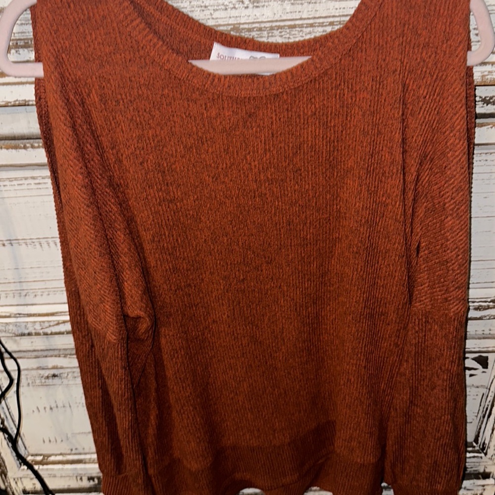 NWOT southern charm rust color cold shoulder long sleeve soft blouse size large